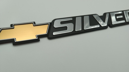 Chevrolet Silverado Emblema Puerta Trasera Foto 2