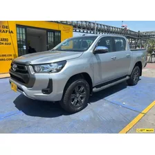 Toyota Hilux 2.4 4x4 Mt Aa