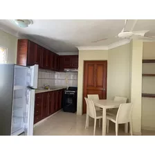 Alquiler Apartamento Semi Amueblado Ubicado En La Zona Colonial, Santo Domingo