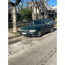 Volvo V40 Rural. Muy Elegante.