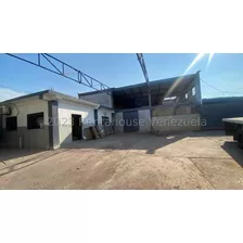 Ana Molleja Vende Amplio Y Con Excelente Potencial Galpón En Zona Industrial Ii De Barquisimeto, Lara / Akm