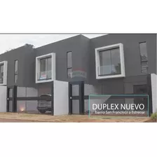 Vendo Dúplex En El Barrio San Francisco De 3 Habitaciones Y 3 Baños.