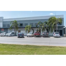 Plaza En Venta Y Renta De 1,050 M2 Afuera De Palmaris, Av. Huayacan