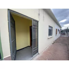 Apartamento Tipo Casa En Alquiler Sobre Grl Flores Sin Gastos Comunes 1 Dormitorio Y Patio