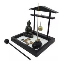 Jardim Zen Com Gongo E Buda Em Meditação Feng Shui