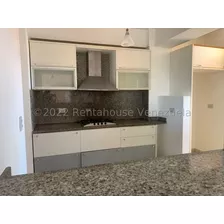 Milangie Cartaya Vende Apartamento Moderno En El Este De Barquisimeto, Cuenta Con Una Hermosa Cocina Empotrada Una Amplia Sala Y Dos Habitaciones Con Closet, Además Con Dos Baños Completos Y Estaciona