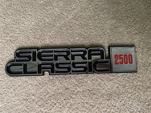 Emblema Lateral Gmc Sierra Classic 2500 Plastico Original Foto 2