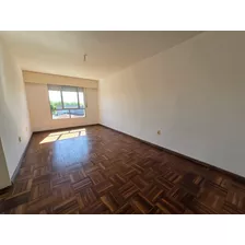 Apartamento De Dos Dormitorios En Venta En Perez Castellanos