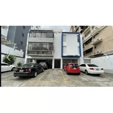 Edificio De 3 Niveles En Sector Paraiso Para Alquiler, Proximo Piantini