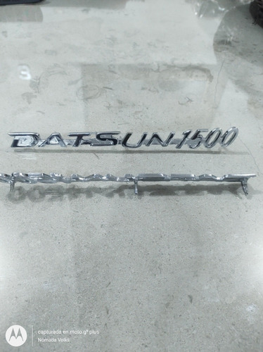 Emblema Datsun Metal 1500 ( 2 Piezas )  Foto 2