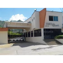 Julio Latouche Alquila Townhouse En El Trigal Norte Valencia, Vigilancia Privada, Planta Eléctrica 100% Y Pozo De Agua.