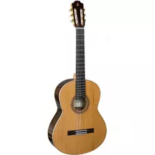 Guitarra Clásica Admira Adm08 Artesania A8 Color Marrón Orientación De La Mano Diestro