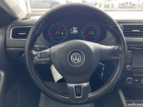 VOLKSWAGEN NUEVO JETTA COMFORTLINE 2.5 AUT