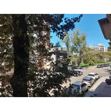 Apartamento En Venta En Punta Carretas De Dos Dormitorios Más Servicio