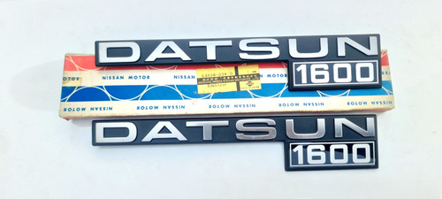 Emblemas Para Datsun 620 Originales ( 2 Piezas ) Foto 2