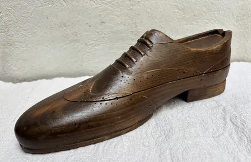Antiguo Adorno Molde De Zapato De Madera Bistonianl Marrón Claro — imagen 1