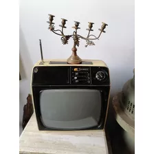 Antiguo Televisor Siera. 