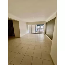 Apartamento Clásico En Alquiler En Av. Enriquillo