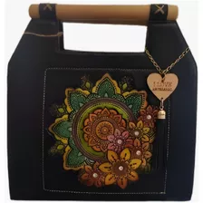 Hermosa Bolsa Artesanal Con Asas De Madera Y Flor Mandala 