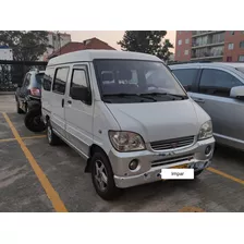 Wuling Minivan 8 Pasajeros