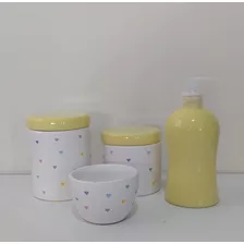 Kit Higiene Bebê Porcelana Coração Colorido 04 Peças Amarelo
