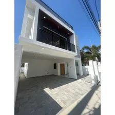 Vendo Casa En San Isidro Con Piscina Nueva 3 Habitaciones 