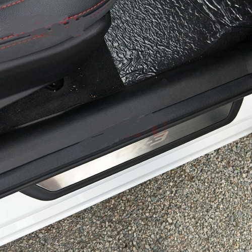 Estribos Embellecedores De Proteccin Mazda Cx-3 Foto 4
