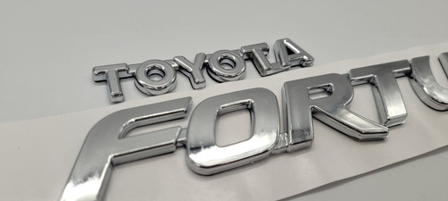 Toyota Fortuner Emblemas Foto 6