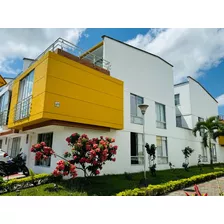 Fabulosa Casa Esquinera De 3 Niveles En Bulevar De Las Villas Conjunto Residencial Cerrado Con Vigilancia 24 Horas. Pueblito Cafetero. Pereira - Colombia