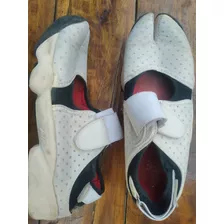 Zapatilla Deportiva Dedo Separado Marca Muaa Talle 38 Comoda