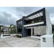 Casa En Venta, Condado De Sayavedra, Atizapán De Zaragoza, Edo De Mex.