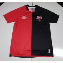 Camiseta Nob Sin Sponsor Frontal Marca Umbro, Talle L