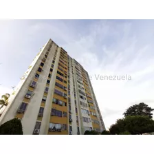  M&n Bello Apartamento Con Áreas Recien Remodeladas En Venta Cerca Del Club H. Trinitarias Barquisimeto Lara, Venezuela, Maribelm & Naudye. .3 Dormitorios 2 Baños 94 M² 