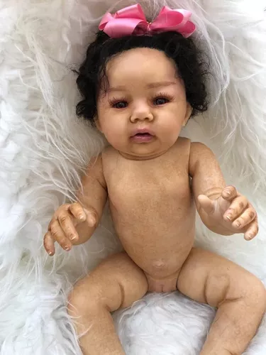 Bebê Reborn Abigail negra - Pode Banhar Cabelos ondulados fio a fio.