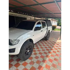 Mitsubishi L200 Sportero 2015 2.5 Basica