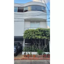 Se Vende Casa De 3 Pisos En Conjunto Cerrado.