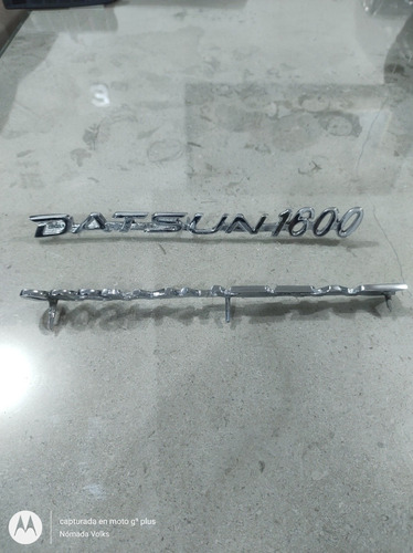 Emblema Letrero Datsun Metal 1600 ( 2 Piezas )  Foto 2