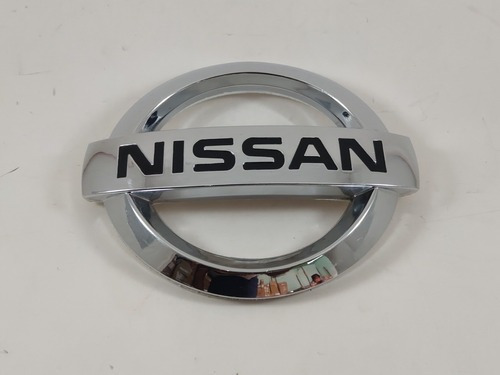 Emblema Parrilla Nissan Pick Up Np300 2008 2009 2010 2015 Foto 3
