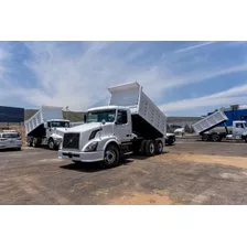 Volvo Vnl Camion De Volteo De 14 Metros Cubicos Blanco