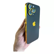 Skin Vinil Premium Negro Mate Con Oro Para iPhone 14 Pro Max