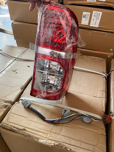 Foco Farol Trasero Toyota Hilux 2012- 2015 Foto 2