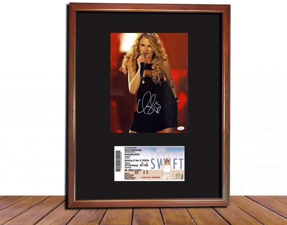 Taylor Swift Foto Firmada Y Entrada Recital Berlín 2015