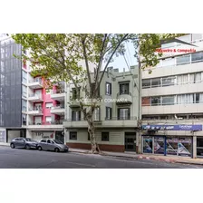 Apartamento De 2 Dormitorios En Centro. Bajos Gastos, Ideal Renta!