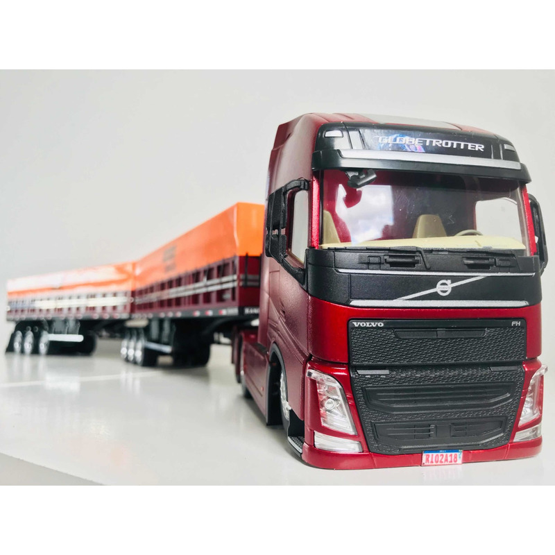 Miniatura VOLVO FH 520 BITREM 9 eixos - Feito de Madeira 