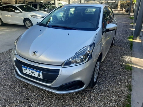 Peugeot 208 Active 1.6 2018