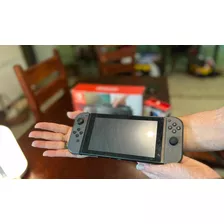 Nintendo Switch Usada 32gb + Cargador Genérico De Joy Con