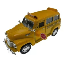 Chevrolet Suburban Escolar. Escala 1/36 Kinsmart. 12,5cms.