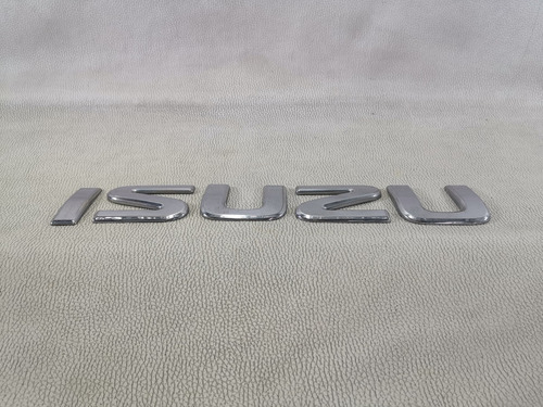 Emblema Isuzu Delantero Letras Isuzu Elf 400 Mod 2008-2018 Foto 6