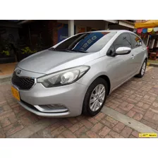 Kia Cerato Pro 1.6cc Mt Aa 4x2 