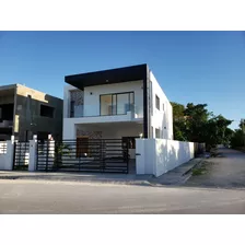 Brisas De Punta Cana Hermosa Casa De Dos Niveles Venta